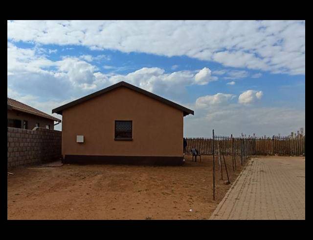 2 BEDROOM HOUSE FOR SALE IN WINDMILL PARK